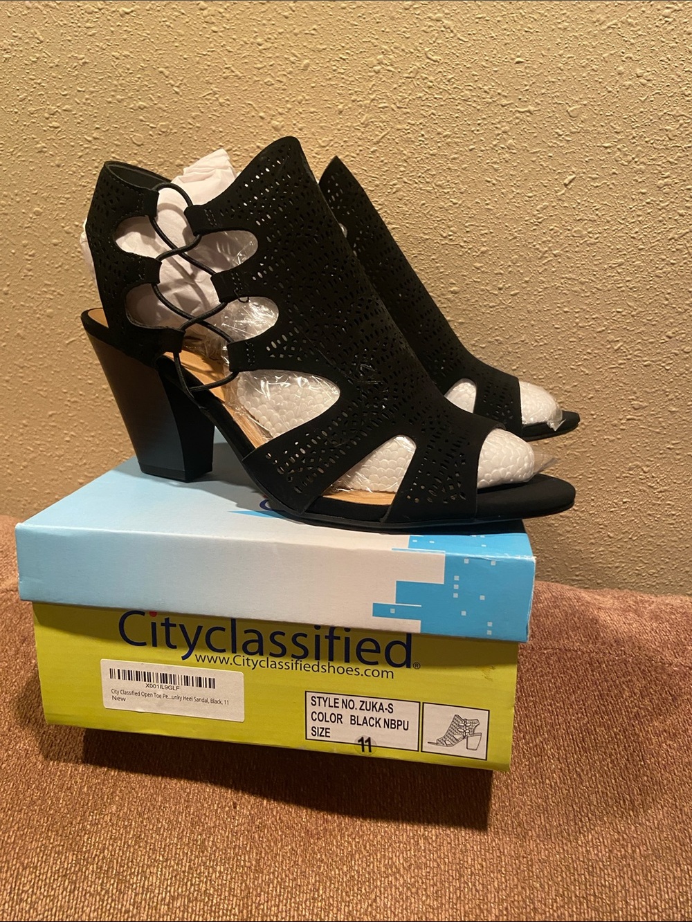 Cityclassified Black Laser-Cut Peep Toe Block Heel Sandals
